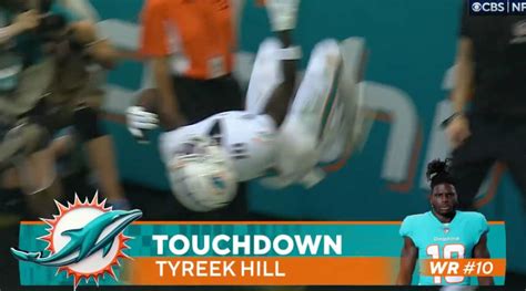 Tyreek Hill Did a Backflip While Taking a Selfie After Scoring Another ...