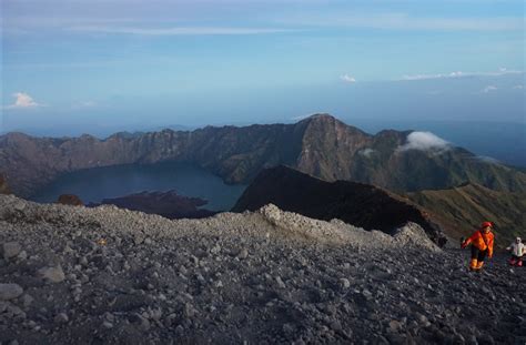 Panduan Lengkap Pendakian Gunung Rinjani Temanngetrip