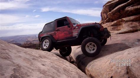 Crossing The Golden Crack Moab Utah Jeep Trail Youtube