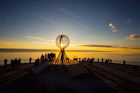 Chasing the Midnight Sun in Iceland ☀ When & How Guide