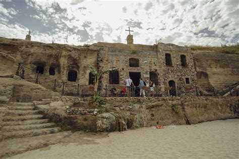 Piedigrotta La Chiesetta Sul Mare