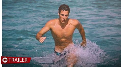 Piccolo Grande Amore Raoul Bova Esce Dall Acqua In Una Scena Del Film