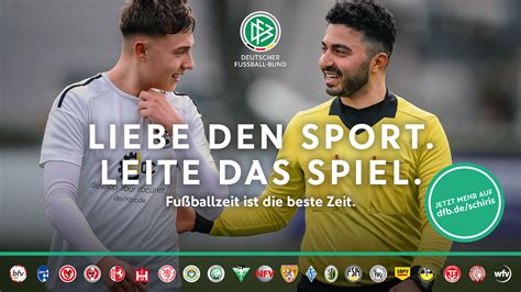 Bremer Fu Ball Verband Dfb Ruft Jahr Der Schiris Aus Petersen Und