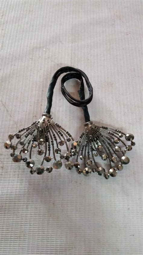 Twist Clip Hair Bun Making Tool Style Hair at ₹ 599.00 | Hair Bun Maker ...