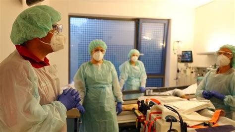 German Doctors Pose Naked Online To Protest Lack Of Ppe World News