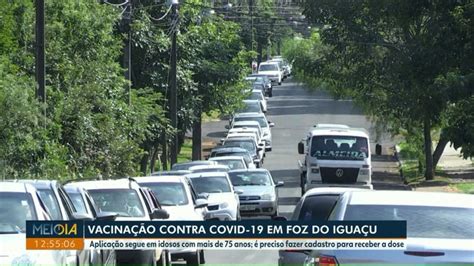 Mesmo Agendamento Idosos Formam Fila De Carros Para Receber Vacina