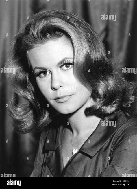 Bewitched Elizabeth Montgomery Season 1 1964 72 Stock Photo Alamy