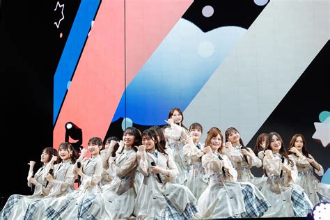 日向坂46が全国ツアー千秋楽 四期生12人も初パフォーマンスで「ハッピースマイル」届けた 坂道写真ニュース 日刊スポーツ