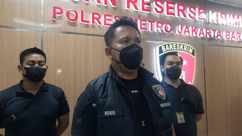 Empat Jam Setelah Olah Tkp Penusukan Di Kalideres Polres Metro Jakbar