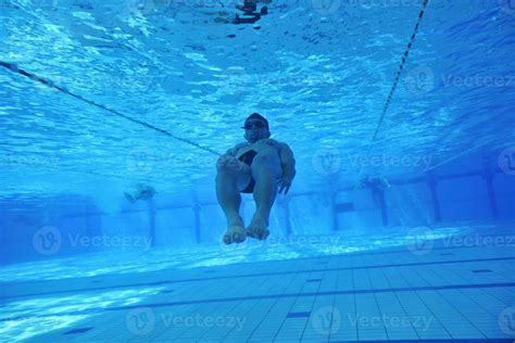 swimming pool underwater 31055763 Stock Photo at Vecteezy