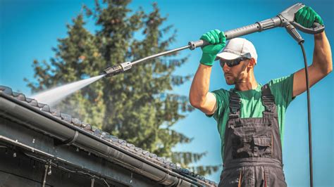 Roof & Gutter Cleaning in Lake Oswego, Oregon - Crestview Window Cleaning