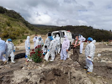 Sepultan 26 cadáveres no reclamados en Medicina Forense