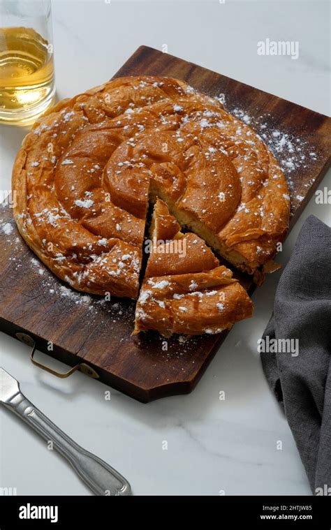 La Ensaimada Es Un Pastel Tradicional De Mallorca Islas Baleares De