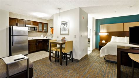 Pet-Friendly Hotels Jacksonville, FL | Residence Inn Jacksonville