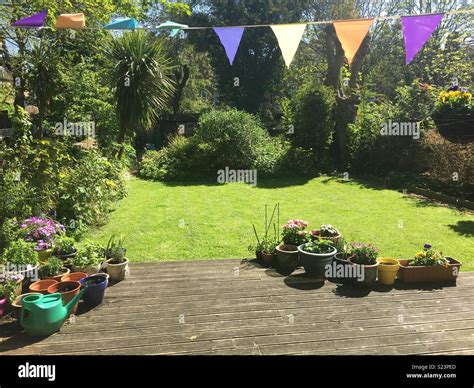 Quintessential English Garden in the spring Stock Photo - Alamy