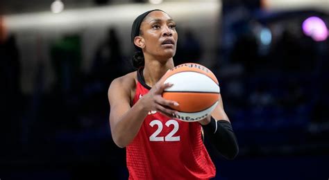 WNBA Roundup: Wilson makes history, Sky snap losing streak