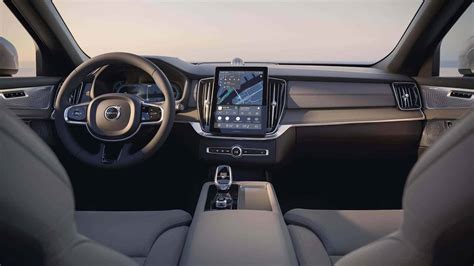 2025 Volvo XC90 Debuts with Refreshed Design and Modern Interior - ArabGT