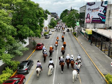 M S De Mil Jinetes Participan En La Sexta Cabalgata De La Guelaguetza