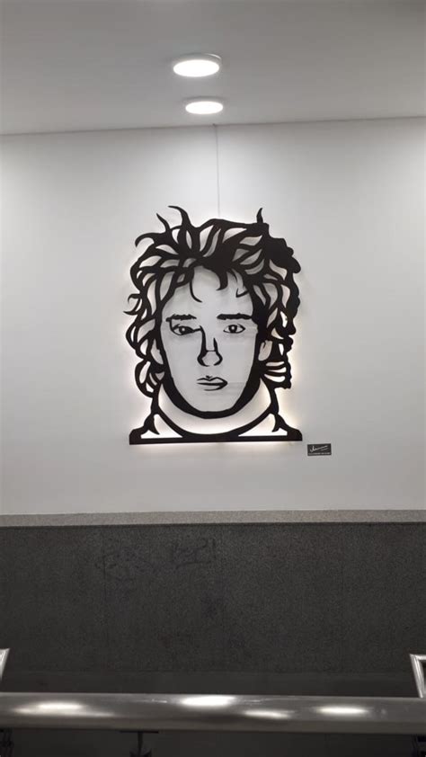 La Impresionante Escultura De Gustavo Cerati En Un Puente Ic Nico Del