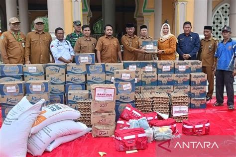 Pemkab Nagan Raya Salurkan Bantuan Untuk Korban Dampak Banjir ANTARA