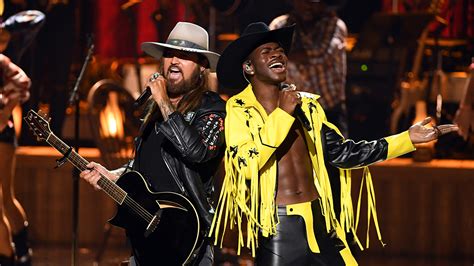 Lil Nas X S Old Town Road Breaks Record As Longest No 1 On