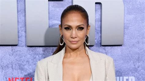 Jennifer Lopez Presume Su Escultural Figura Y Acapara Todas Las Miradas