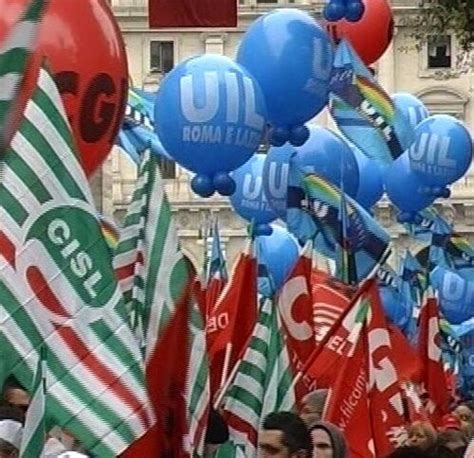 Bari Mobilitazione Di Cgil Cisl E Uil Per Richiedere La Modifica