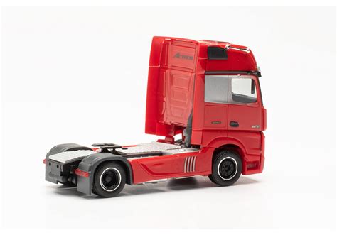 Herpa Mercedes Benz Actros Gigaspace Zugmaschine Edition Rot