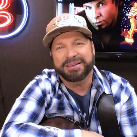 Watch Garth Brooks One Time Re Airing Of Highlights From Famous 1997