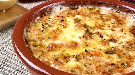 Queso Provolone al Horno con orégano y tomate