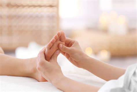 10 Health Benefits Of Reflexology As An Alternative Treatment