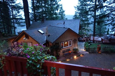 The Roaring River Bed And Breakfast North Bend Bandb Reviews And Photos