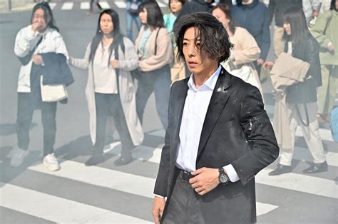 『インビジブル』高橋一生の秘めたる苦悩 刑事×犯罪コーディネーターの異色バディが誕生｜real Sound｜リアルサウンド 映画部