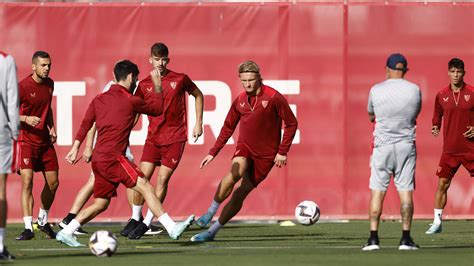 Convocatoria Del Sevilla Para Recibir Al Valencia Sin El Indispuesto