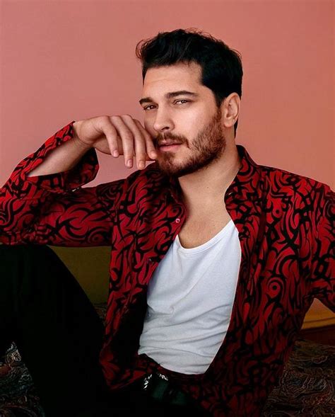 A Atay Ulusoy Yeni Netflix Dizisi Centilmen De Canland Raca Rol Ile