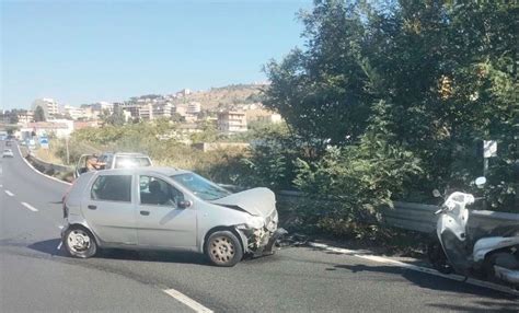 Reggio Calabria Incidente Sulla SS106 Scontro Auto Moto Polizia Sul