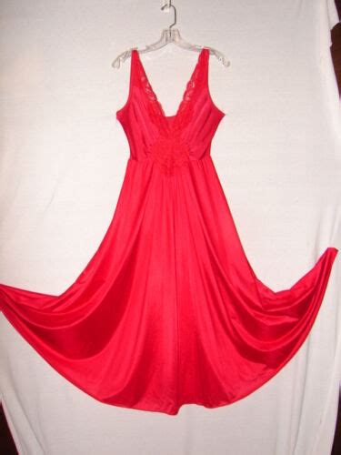 Vintage Olga Red Grand Sweep Gown Nightgown Size Larg Gem