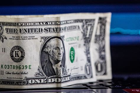 Bolsa Sobe E Interrompe Sequência De 7 Quedas Dólar Desacelera E Fecha