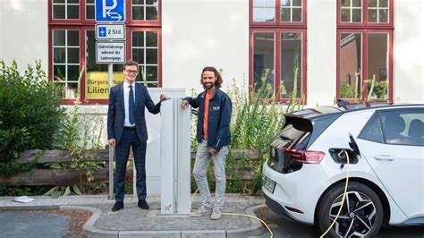 Neue Ladestation für Elektroautos am Lilienthaler Rathaus