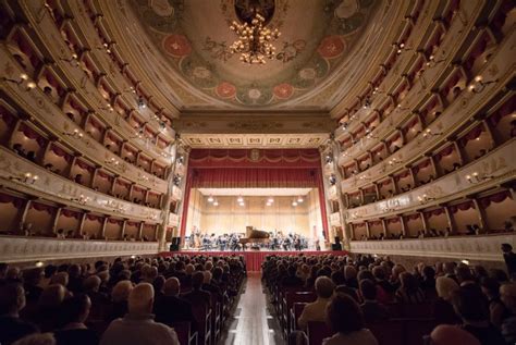 Teatro Comunale Luciano Pavarotti Freni Fondazione Di Modena