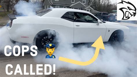 Burn Out 2023 Dodge Hellcat Challenger Srt Jailbreak Youtube