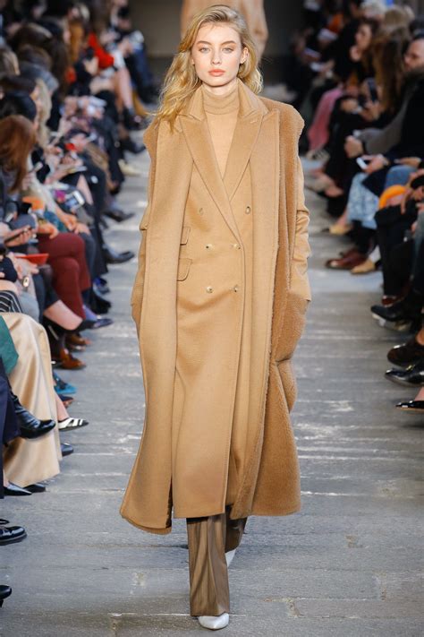 Vogue Fashion Shows Fall 2017 Ready To Wear Max Mara