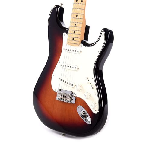 Fender Player Stratocaster 3-Color Sunburst – Chicago Music Exchange