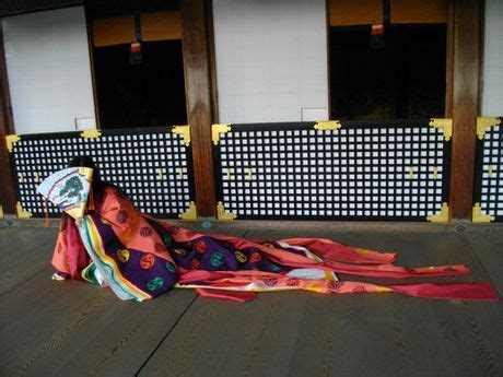 A Woman Dressed In Junihitoe With A Hosonaga Jacket Heian Era