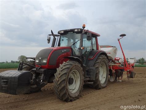 Foto Ciagnik Valtra N Kuhn Maxima Ts Galeria Rolnicza