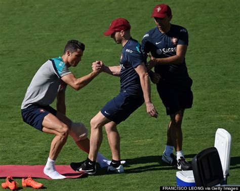 Ronaldo Injury Fears Heat Up Over Ice Wrap On Knee, Reported Concerns ...