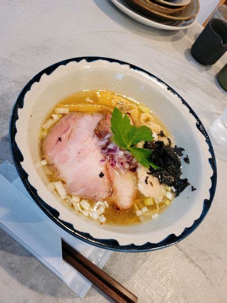 『鶏と貝出汁の中華そば 塩』八二軒のレビュー ラーメンデータベース