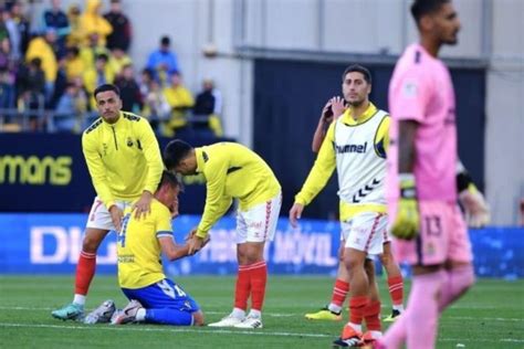 El Cádiz consuma su descenso a Segunda tras no pasar del empate frente