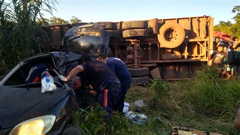 Acidente Na Serra Piquiatuba Entre Carro De Passeio E Caminhão Deixa