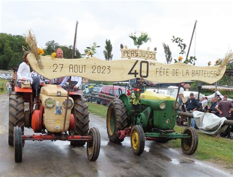 En images La fête de la batteuse à Pers Jussy pluvieuse mais joyeuse